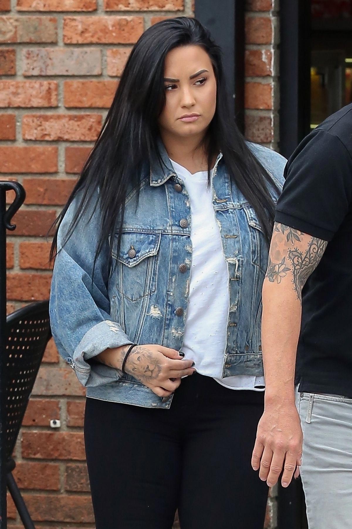 Demi Lovato Out and About in Los Angeles 2018/11/07
