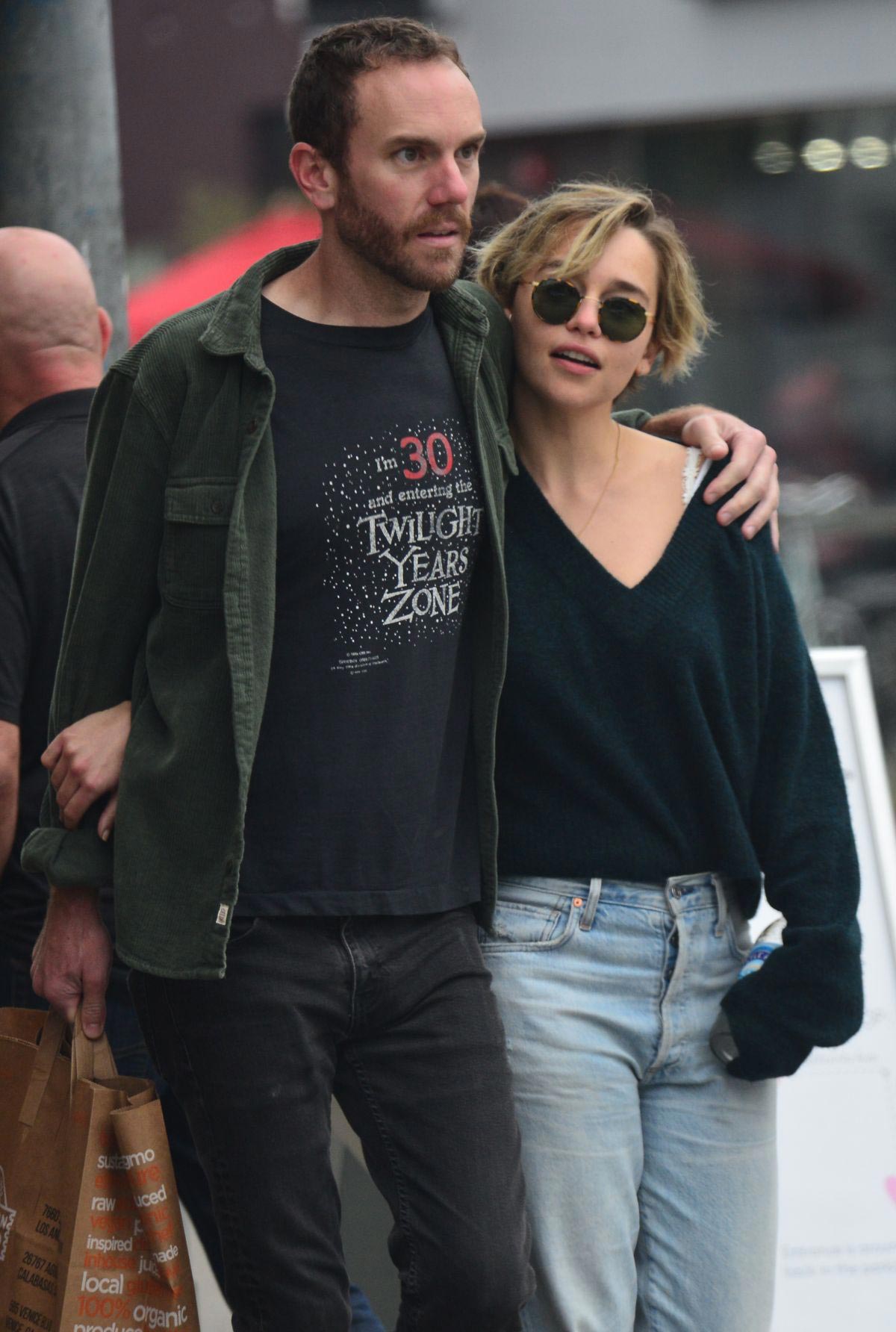 Emilia Clarke and Charlie McDowell Out in Venice Beach 2018/11/04