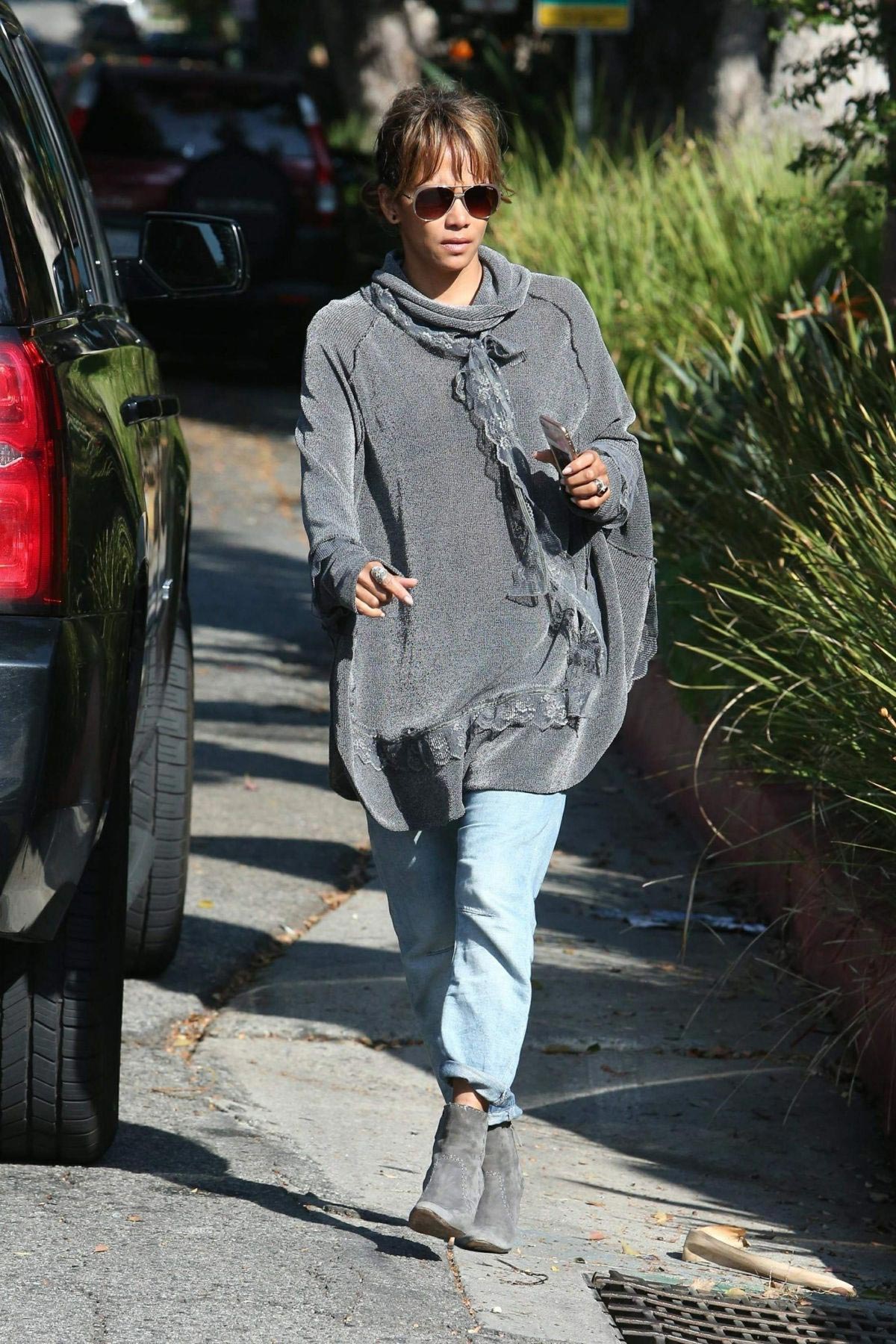 Halle Berry Out and About in Los Angeles 2018/11/24