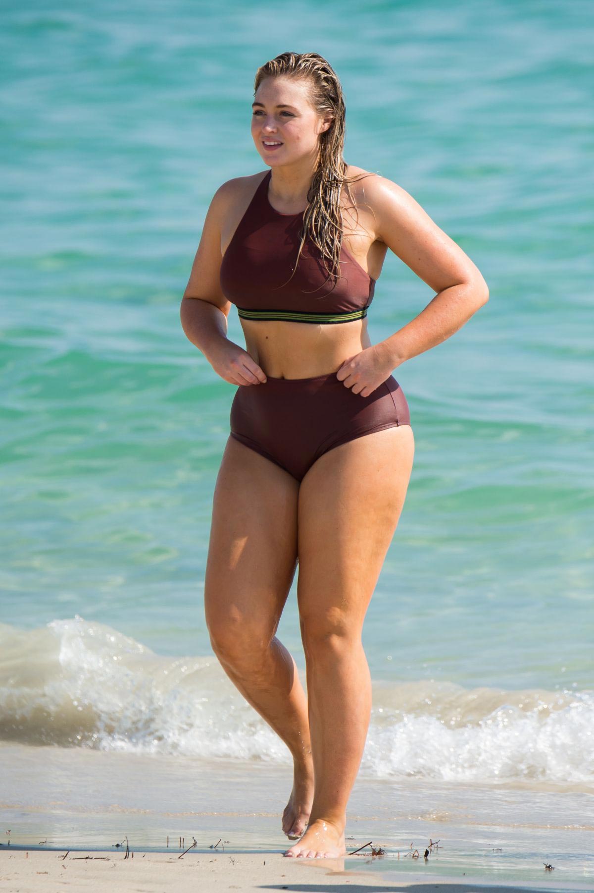 Iskra Lawrence in Brown Color Bikini for Aerie Photoshoot at a Beach in Miami 2018/11/26