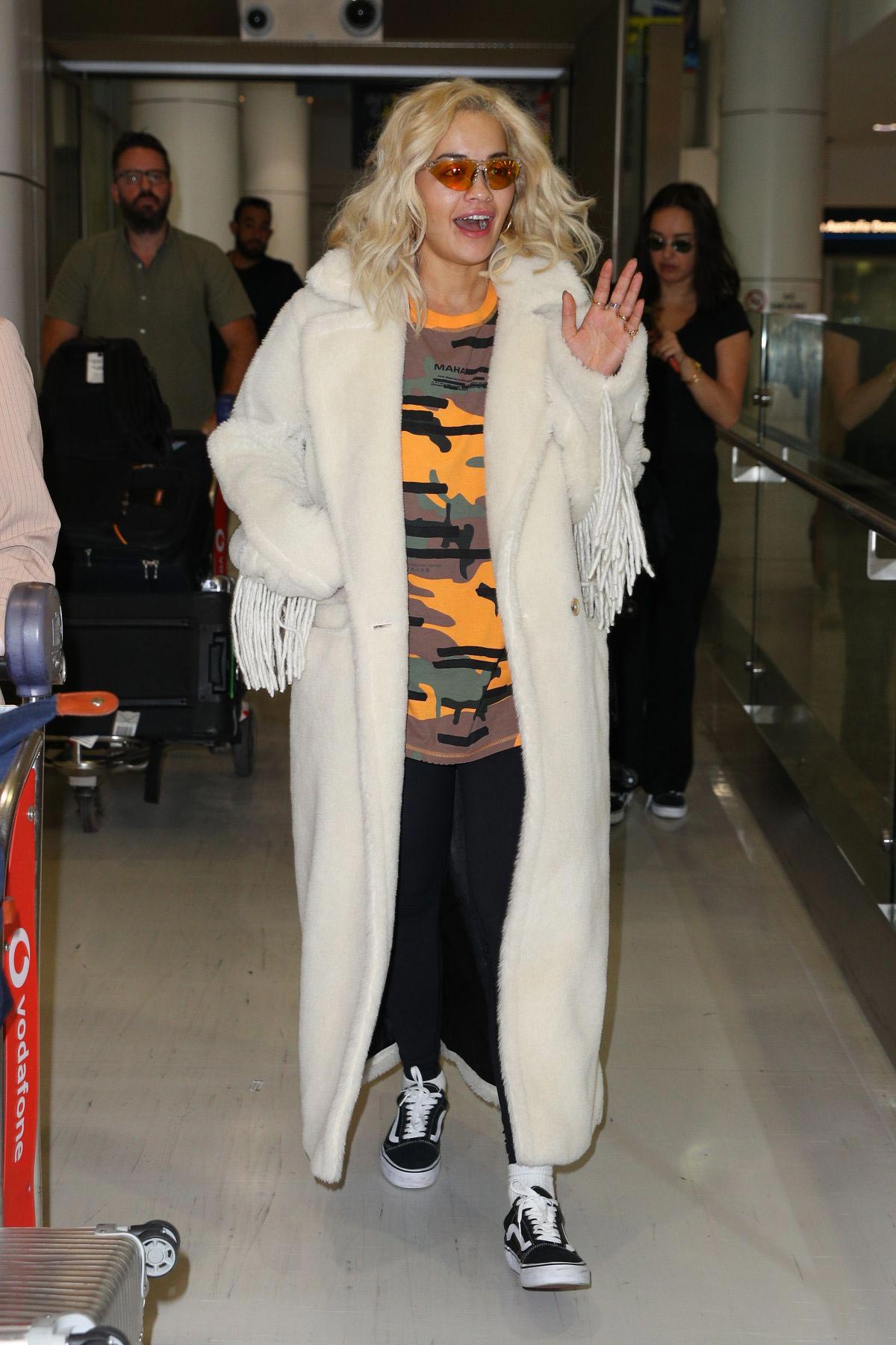 Rita Ora Arrives at Airport in Sydney 2018/11/26