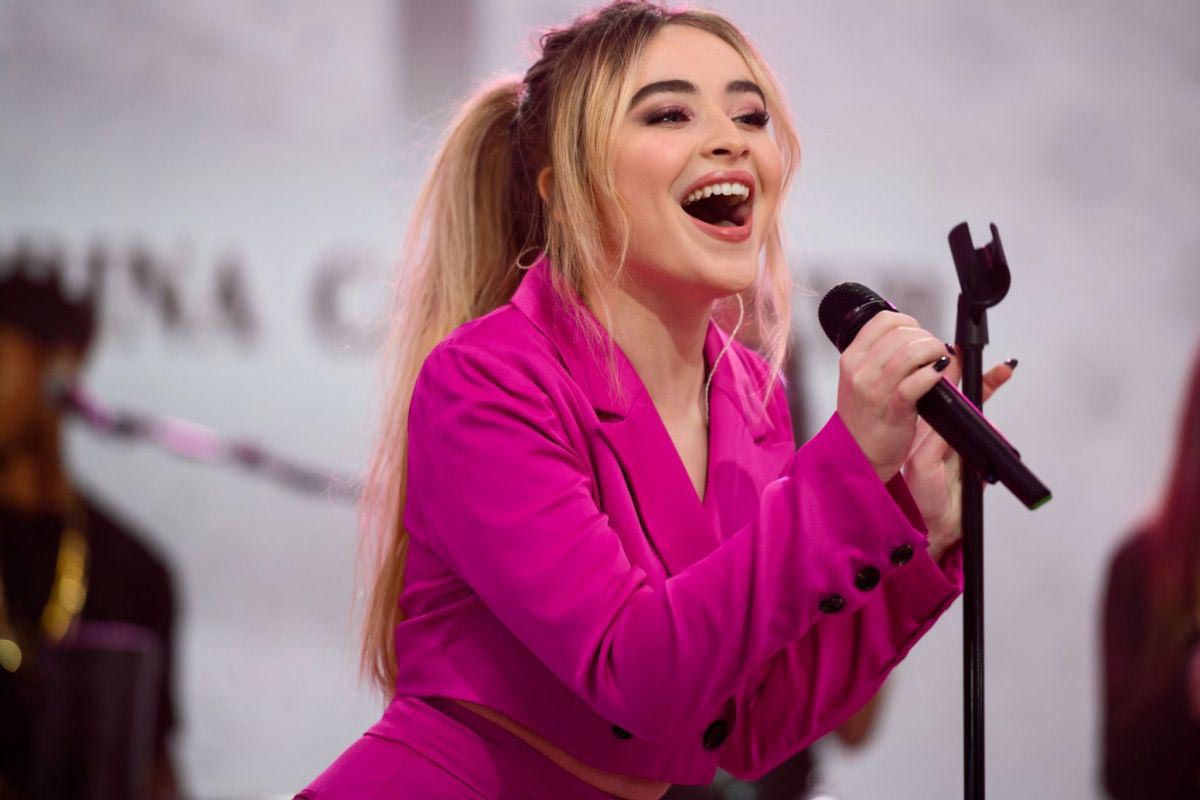 Sabrina Carpenter Performs on Today Show in Mew York 2018/11/09