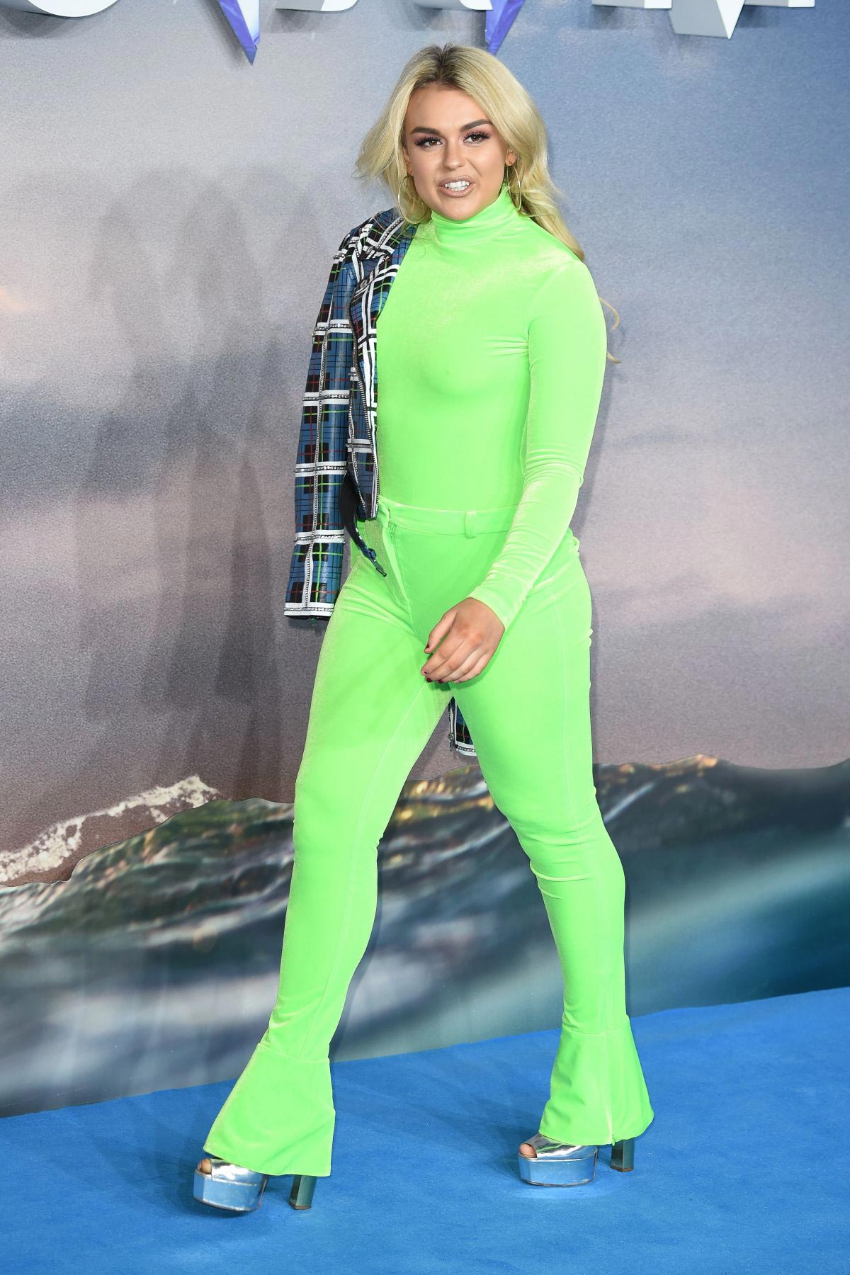 Tallia Storm at Aquaman Premiere in London 2018/11/26