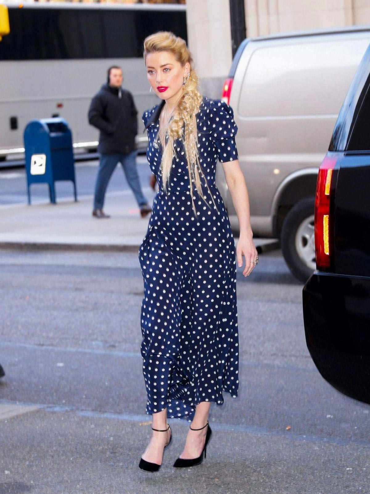 Amber Heard Arrives at Live with Kelly and Ryan in New York 2018/12/05