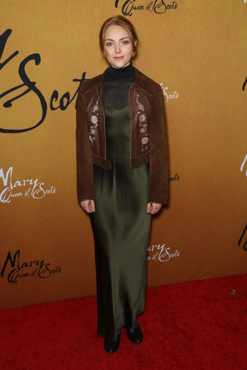 AnnaSophia Robb at Mary Queen of Scots Premiere in New York 2018/12/04 1