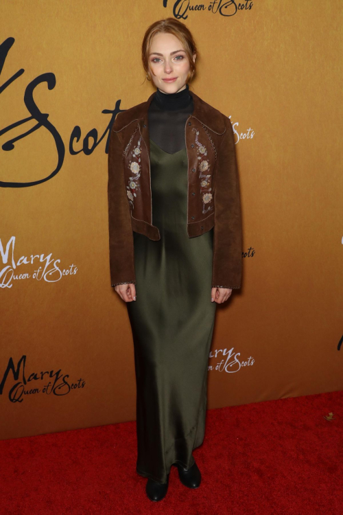 AnnaSophia Robb at Mary Queen of Scots Premiere in New York 2018/12/04 4