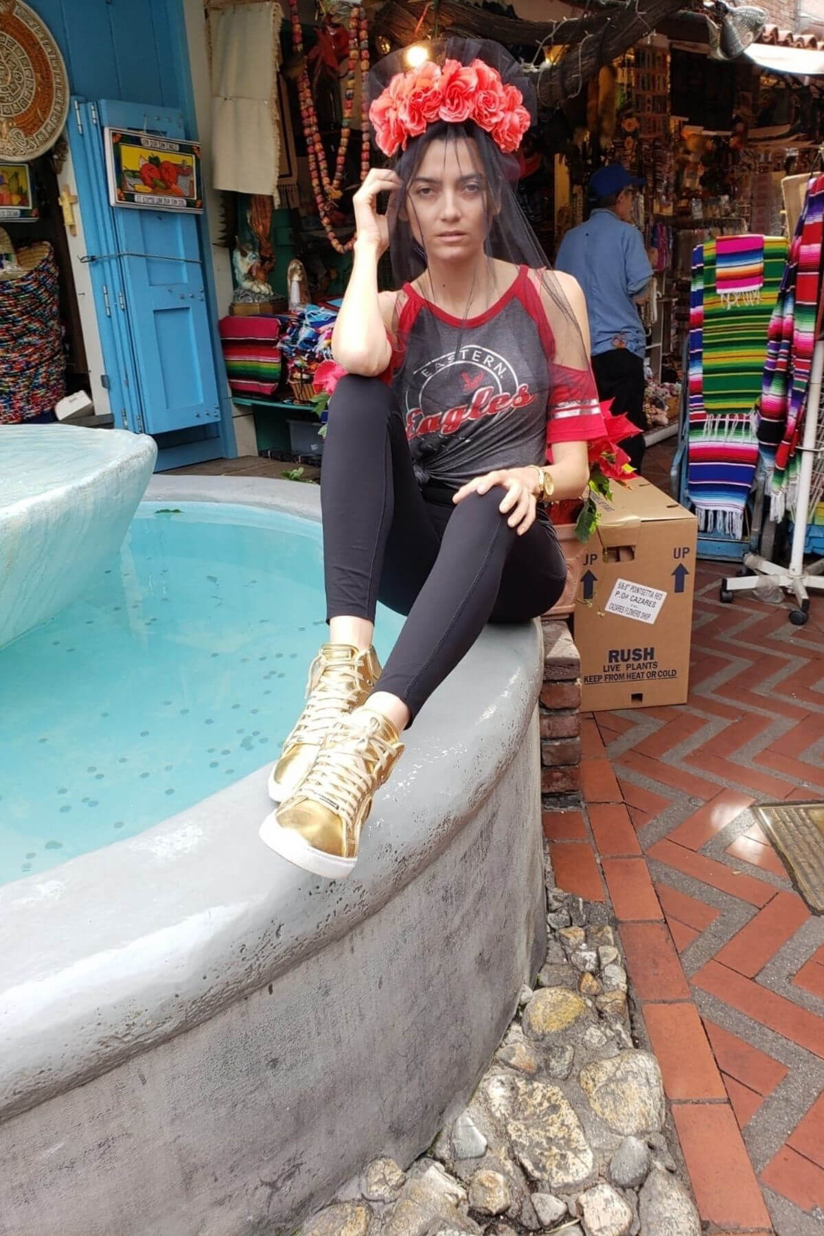 Blanca Blanco Shopping at a Mexican Flea Market in Los Angeles 2018/12/10