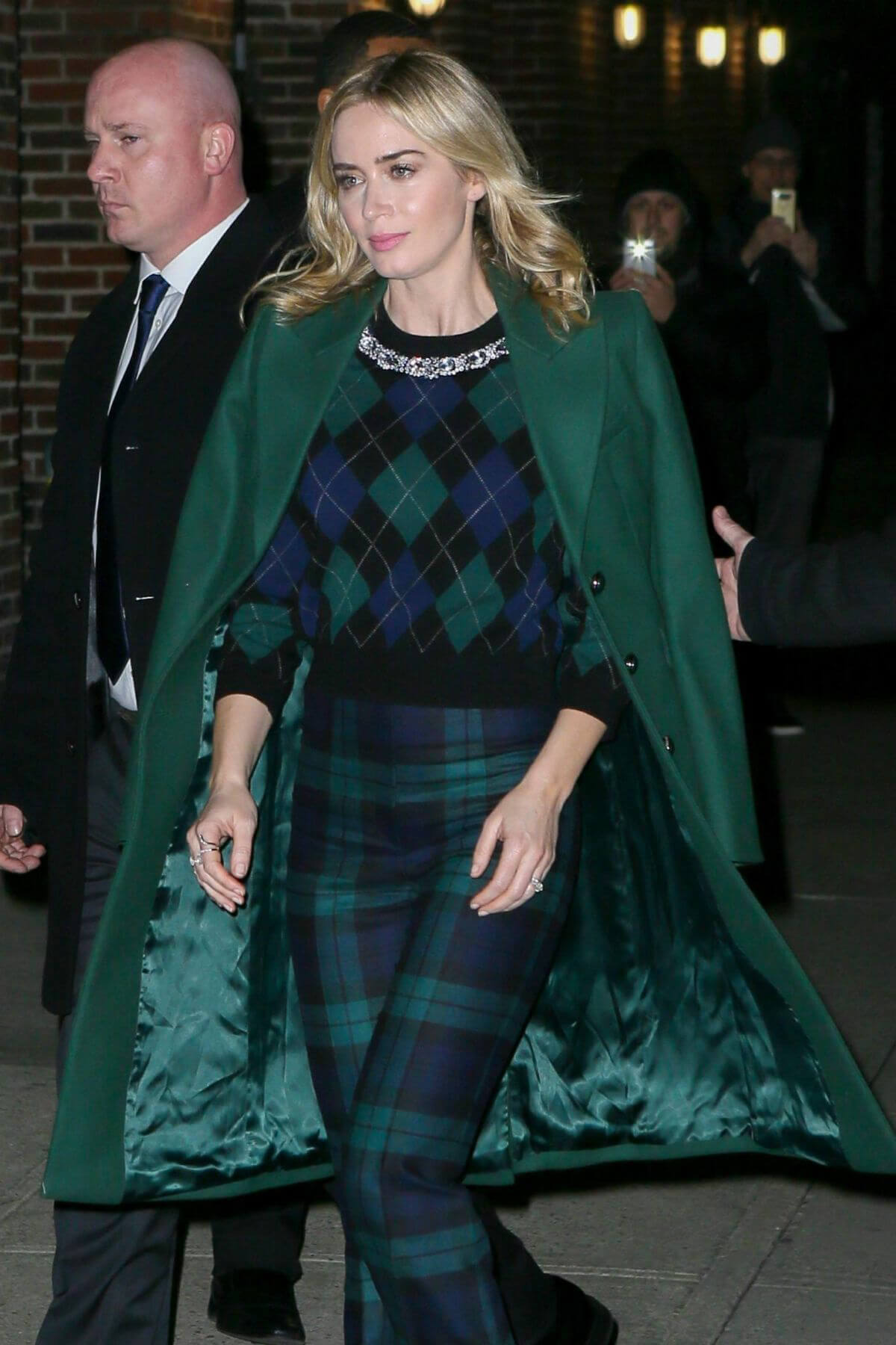 Emily Blunt Arrives at Late Show with Stephen Colbert in New York 2018/12/17