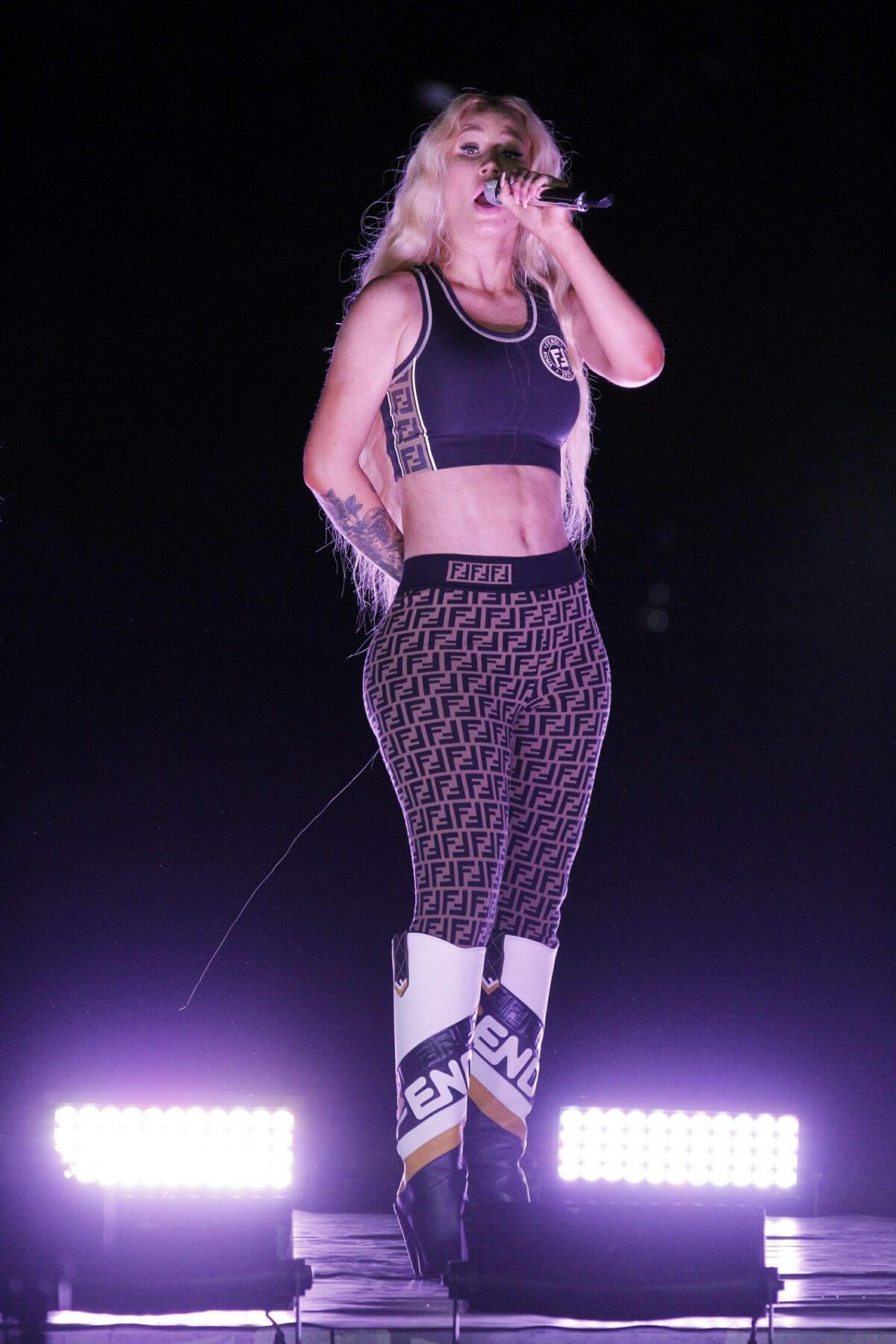 Iggy Azalea Performs at a Concert in Rio De Janeiro 2018/12/27