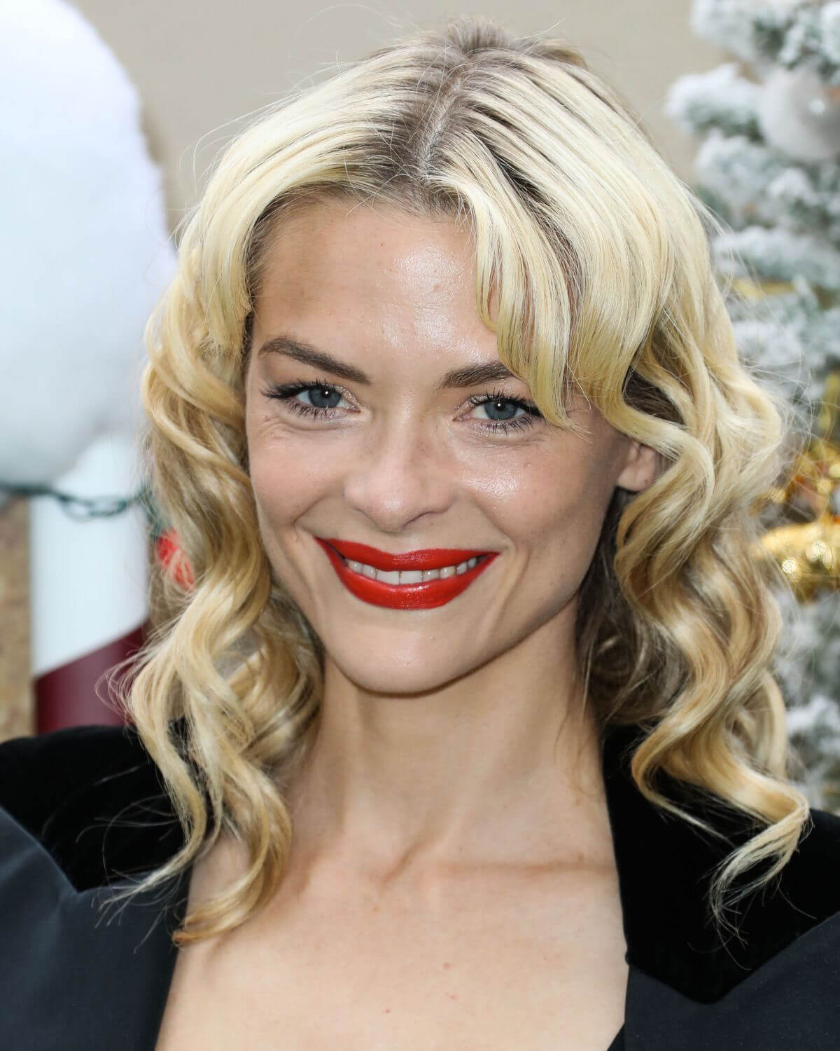 Jaime King at Brooks Brothers Holiday Celebration in Los Angeles 2018/12/09