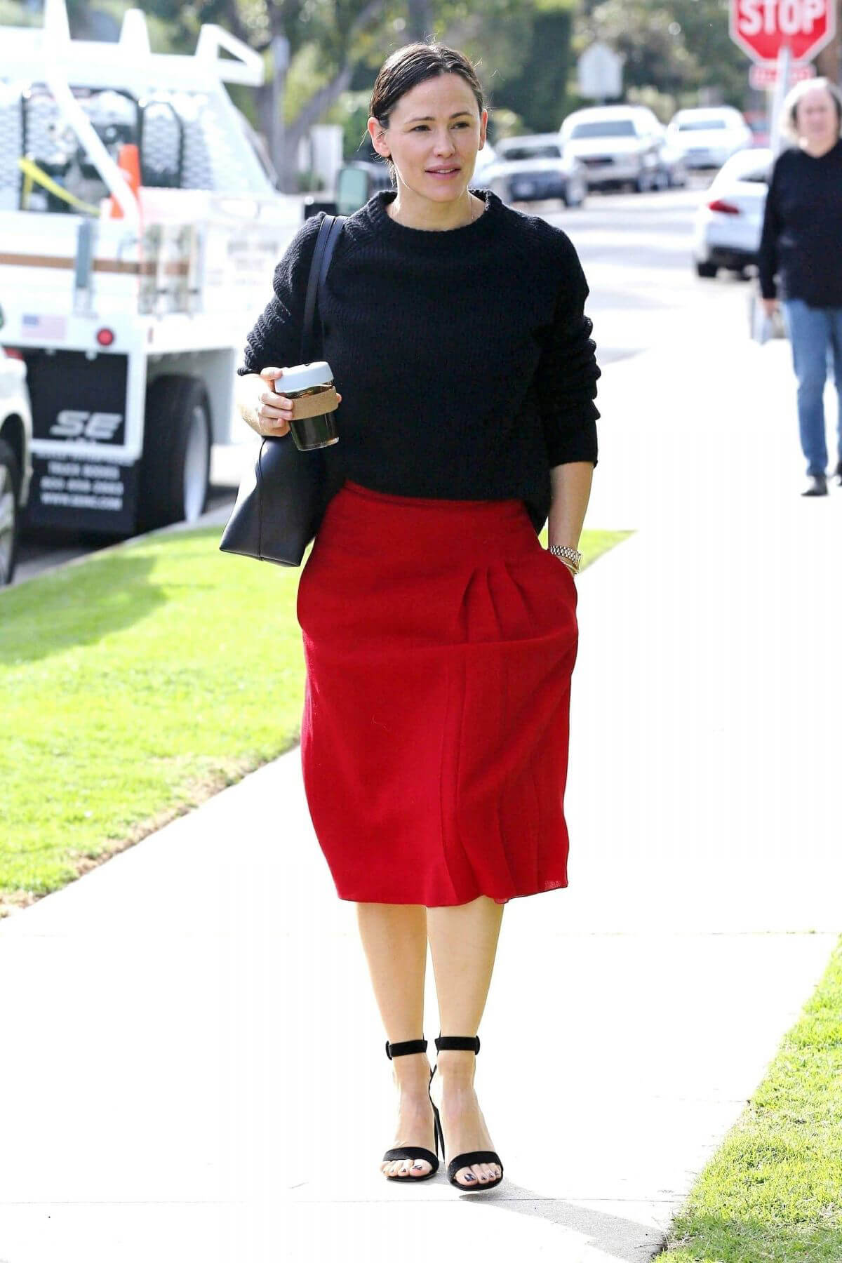 Jennifer Garner Heading to a Church in Los Angeles 2018/12/09