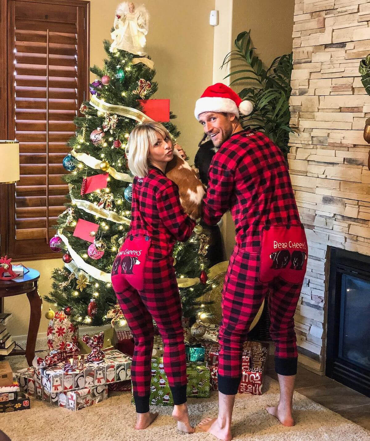 Julianne Hough on Christmas Instagram Pictures 2018/12/26