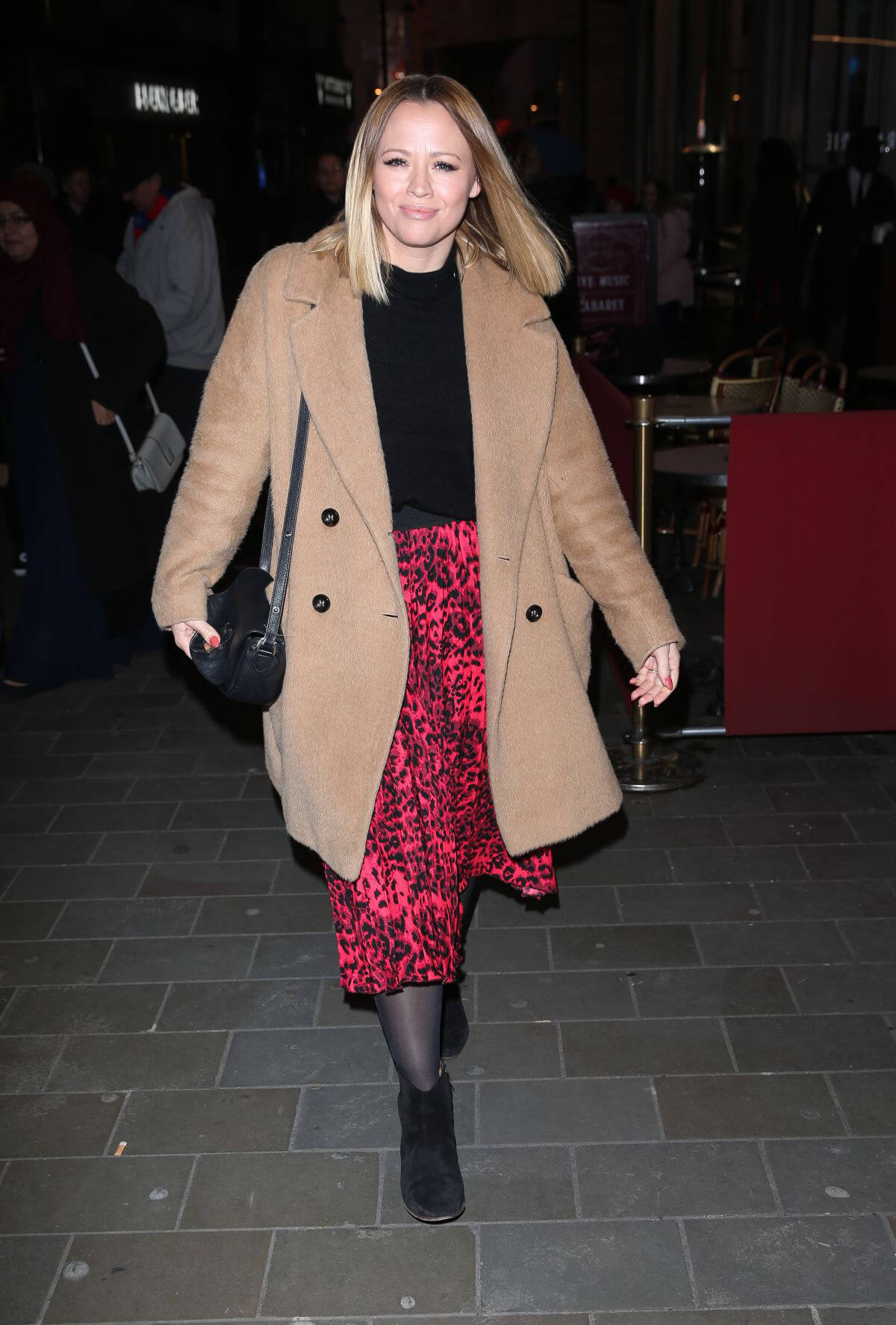 Kimberley Walsh Arrives at Gaby Roslin Special Christmas Show in London 2018/12/09