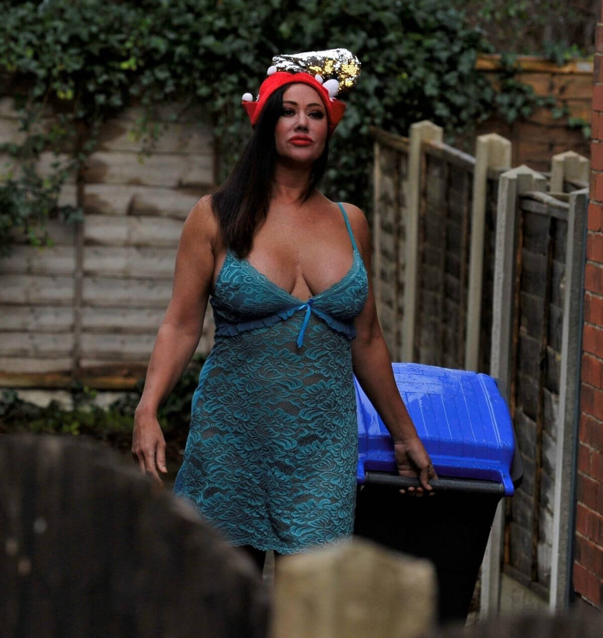 Lisa Appleton on Boxing Day Takes Bins Out 2018/12/26