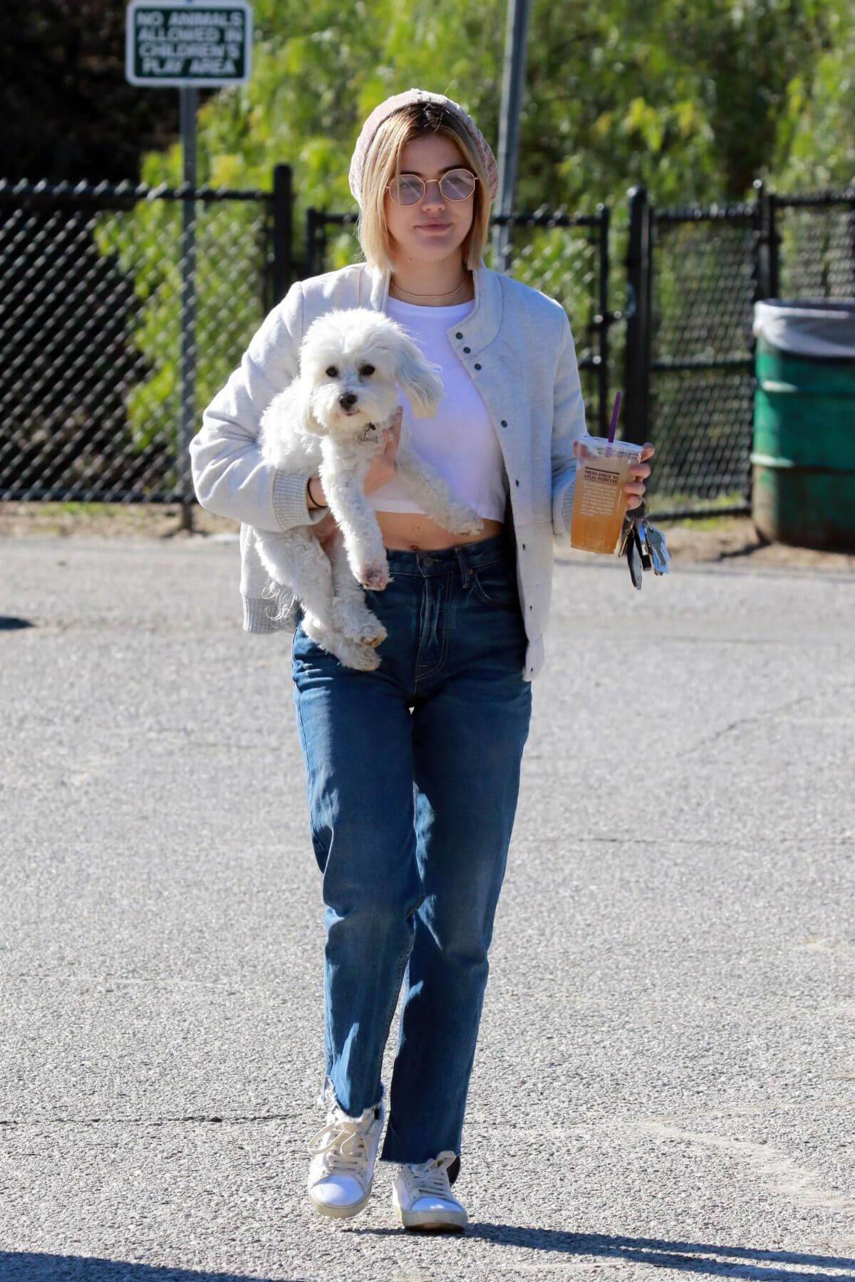 Lucy Hale at a Dog Park in Los Angeles 2018/12/08