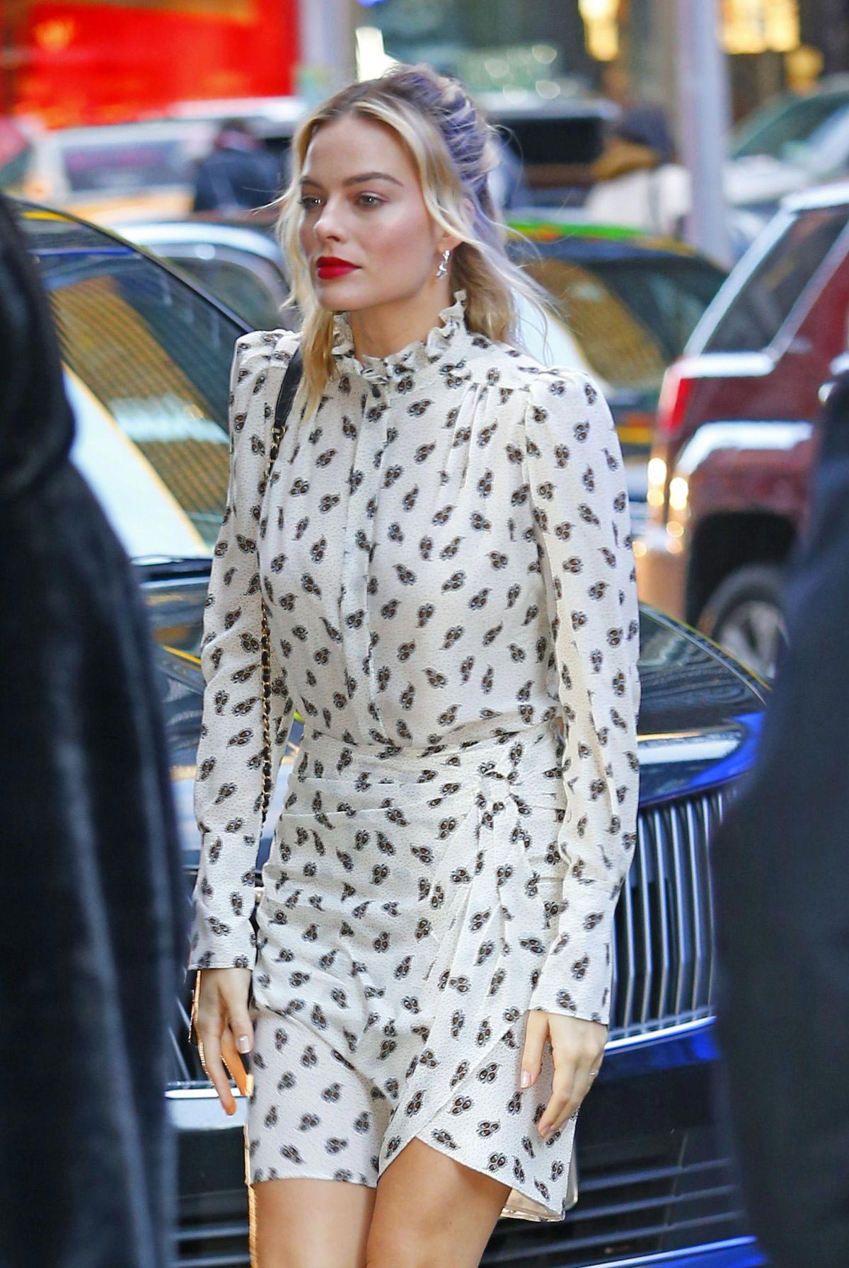 Margot Robbie Leaves Good Morning America in New York 2018/12/04