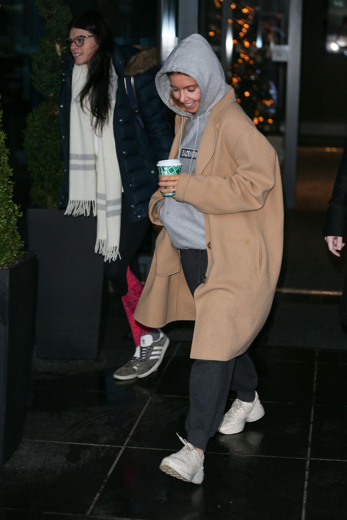 Stacey Dooley Leaves Her Hotel in London 2018/12/01
