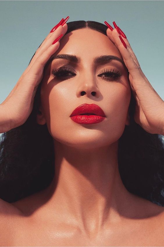 Kim Kardashian #kkwbeauty of Red Creme Lipstick and Lip Liner - Instagram Picture 2018/01/18