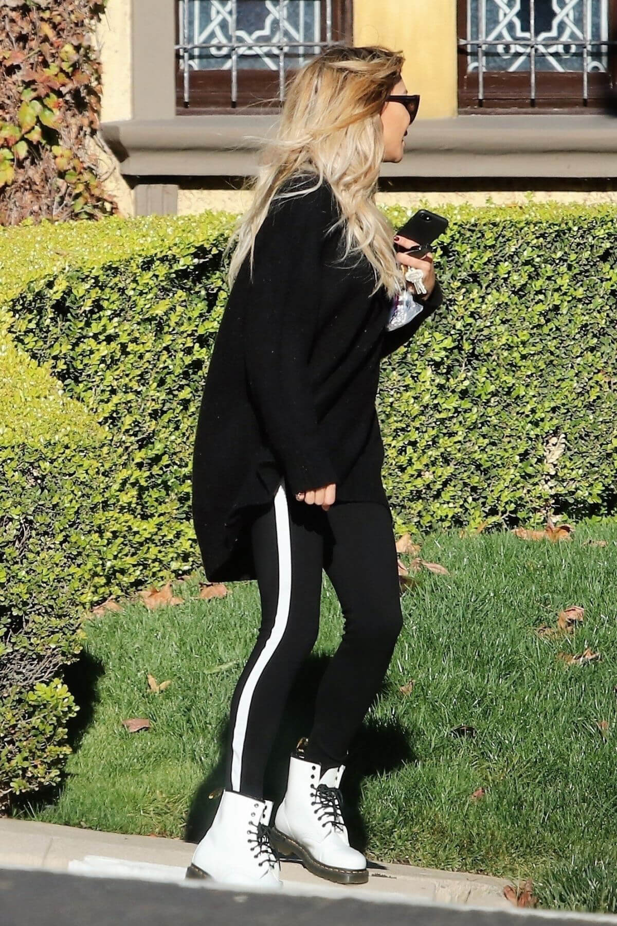 Naya Rivera Out and About in Los Angeles 2018/12/28