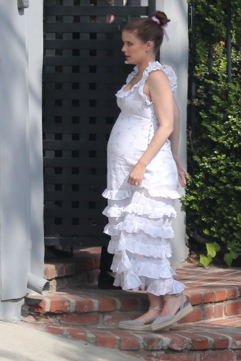 Pregnant Kate Mara Celebrates Her Baby Shower in Los Angeles 2019/04/29