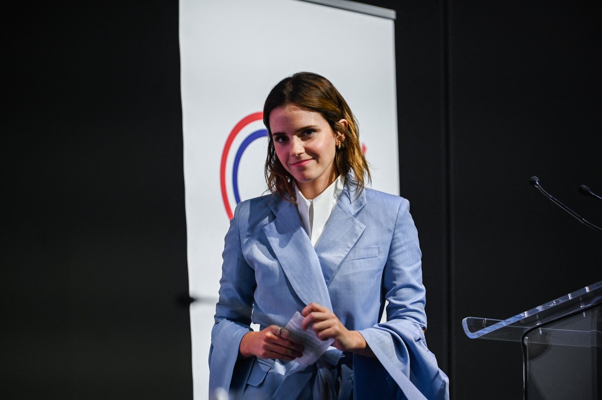 Emma Watson attends a Conference About Gender Equality in Paris 2019/05/10