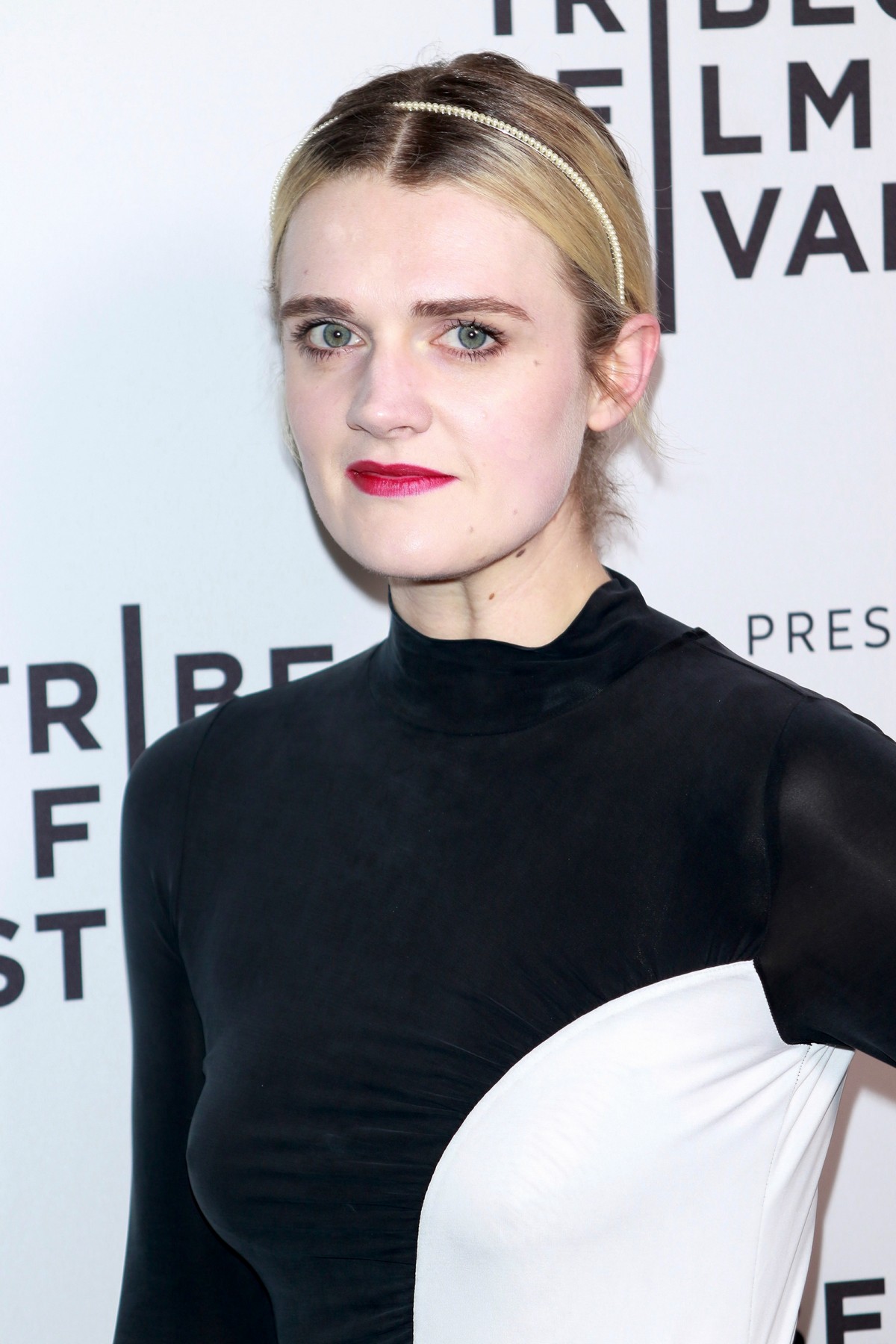 Gayle Rankin at "Blow The Man Down" Premiere at the 2019 Tribeca Film Festival in New York 2019/04/26 Gayle Rankin at "Blow The Man Down" Premiere at the 2019 Tribeca Film Festival in New York 2019/04/26