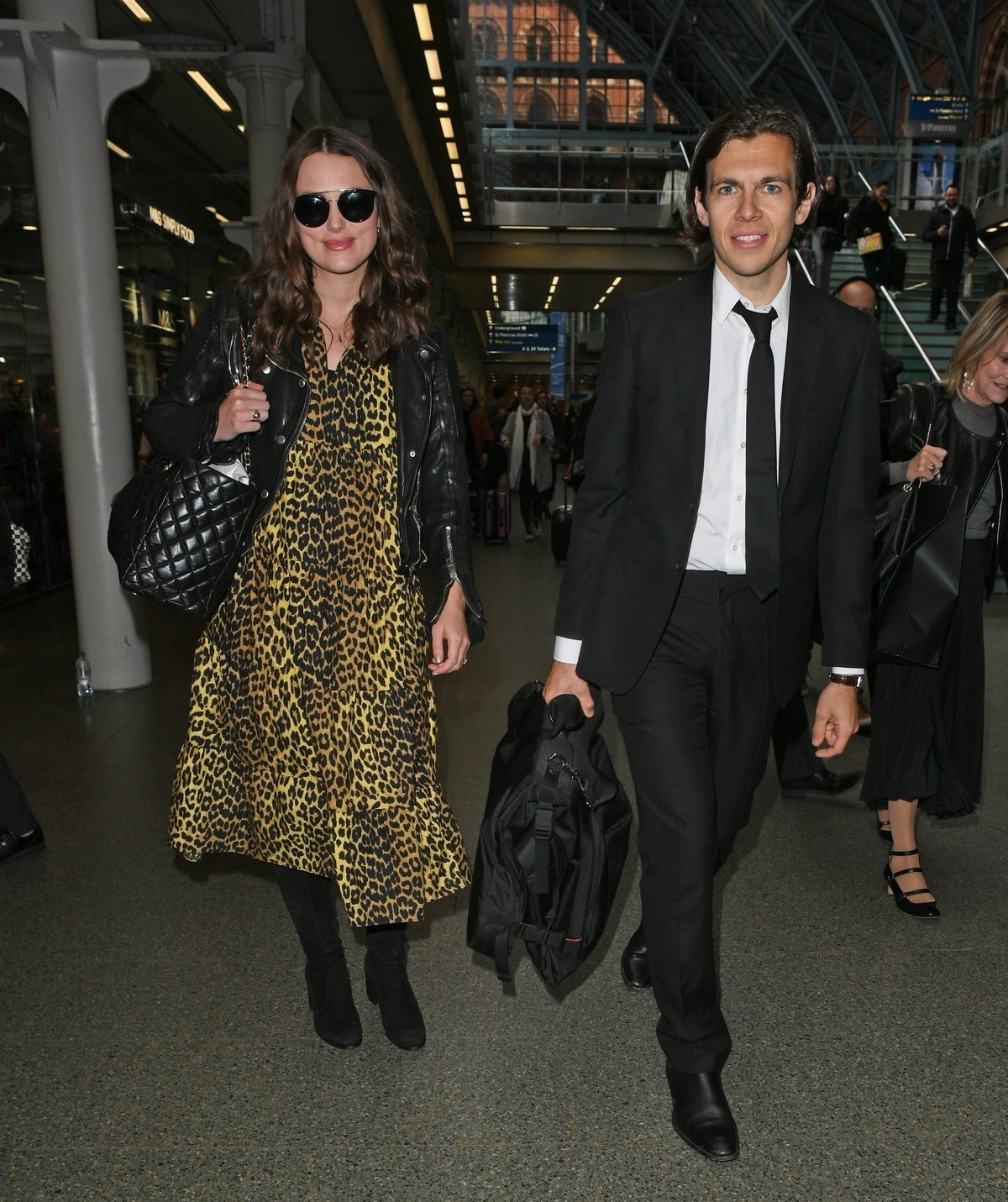 Pregnant Keira Knightley Arrives Back in London 2019/05/03