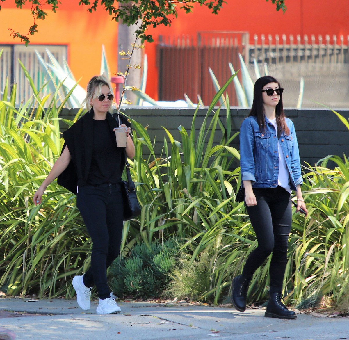 Kaley Cuoco in Black T-shirt and jeans with her sister Out in Los Angeles 2019/06/18