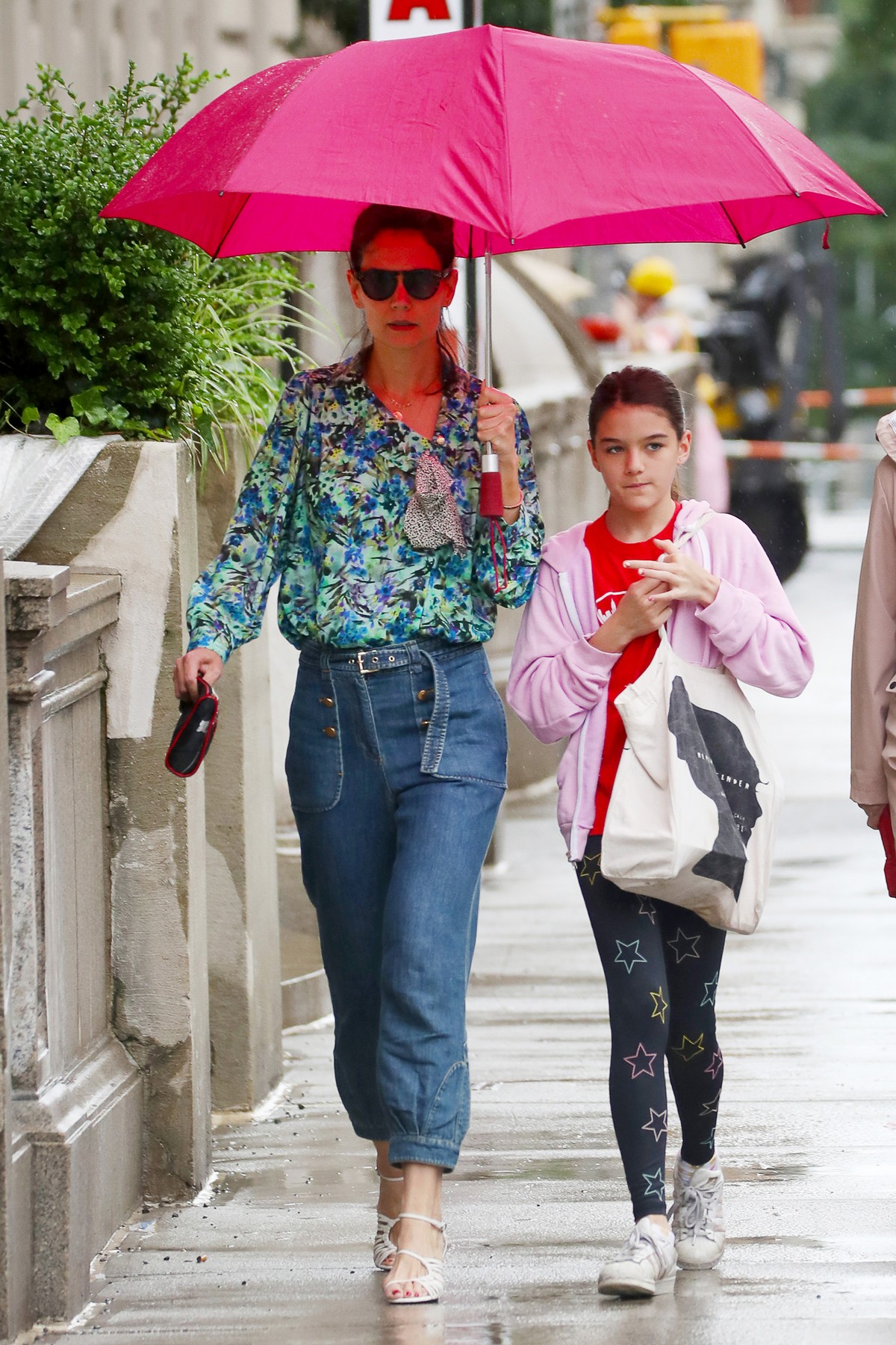 Katie Holmes in Floral Shirt Out in New York 2019/06/21