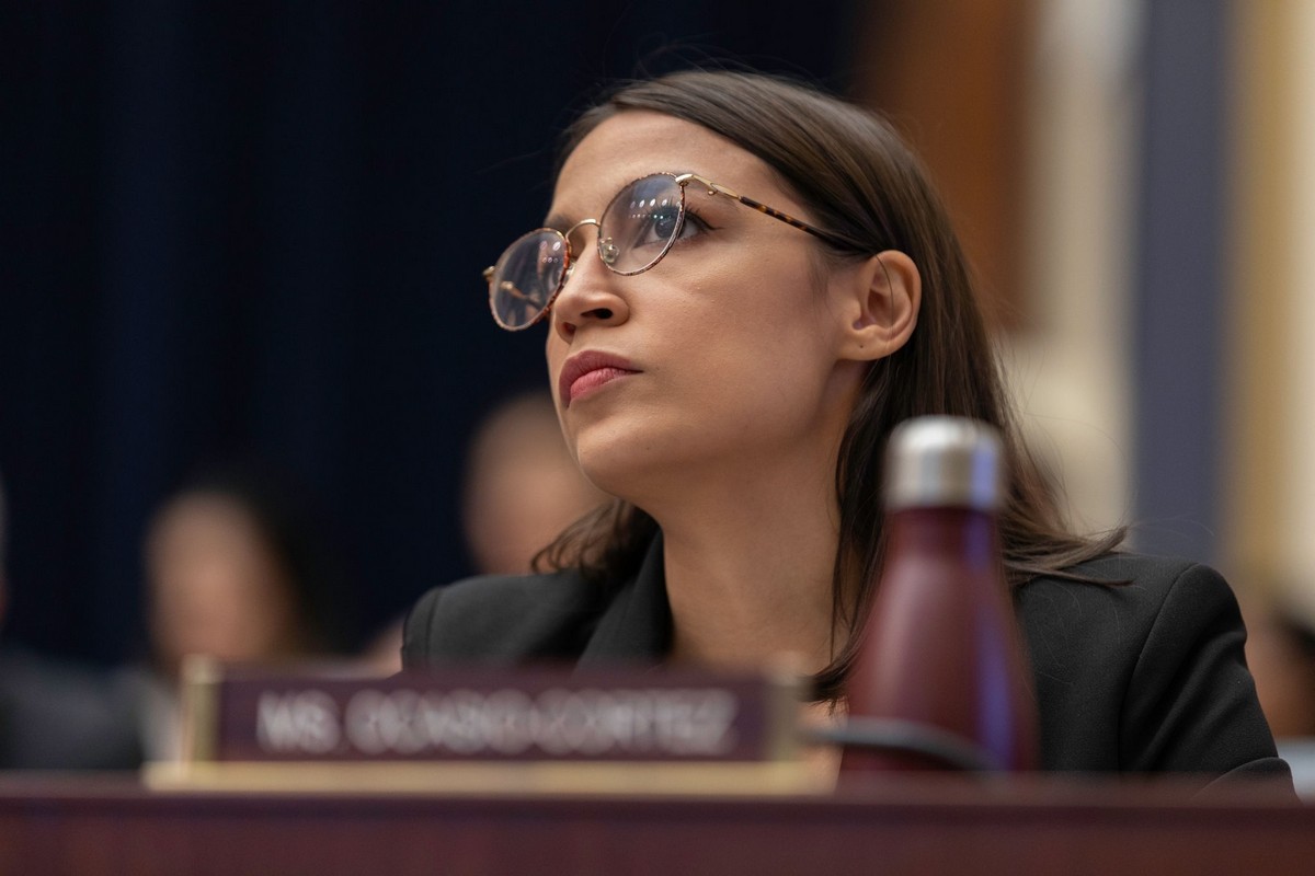 Alexandria Ocasio-Cortez at House Financial Services Committee Hearing in Washington 2019/10/23 Alexandria Ocasio-Cortez at House Financial Services Committee Hearing in Washington 2019/10/23