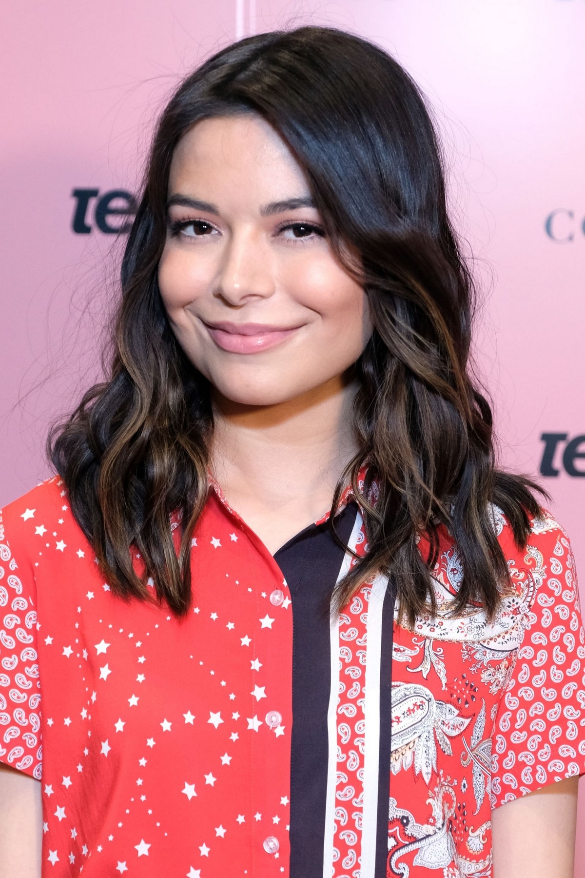 Miranda Cosgrove attends Teen Vogue Summit 2019 in Hollywood 2019/11/02