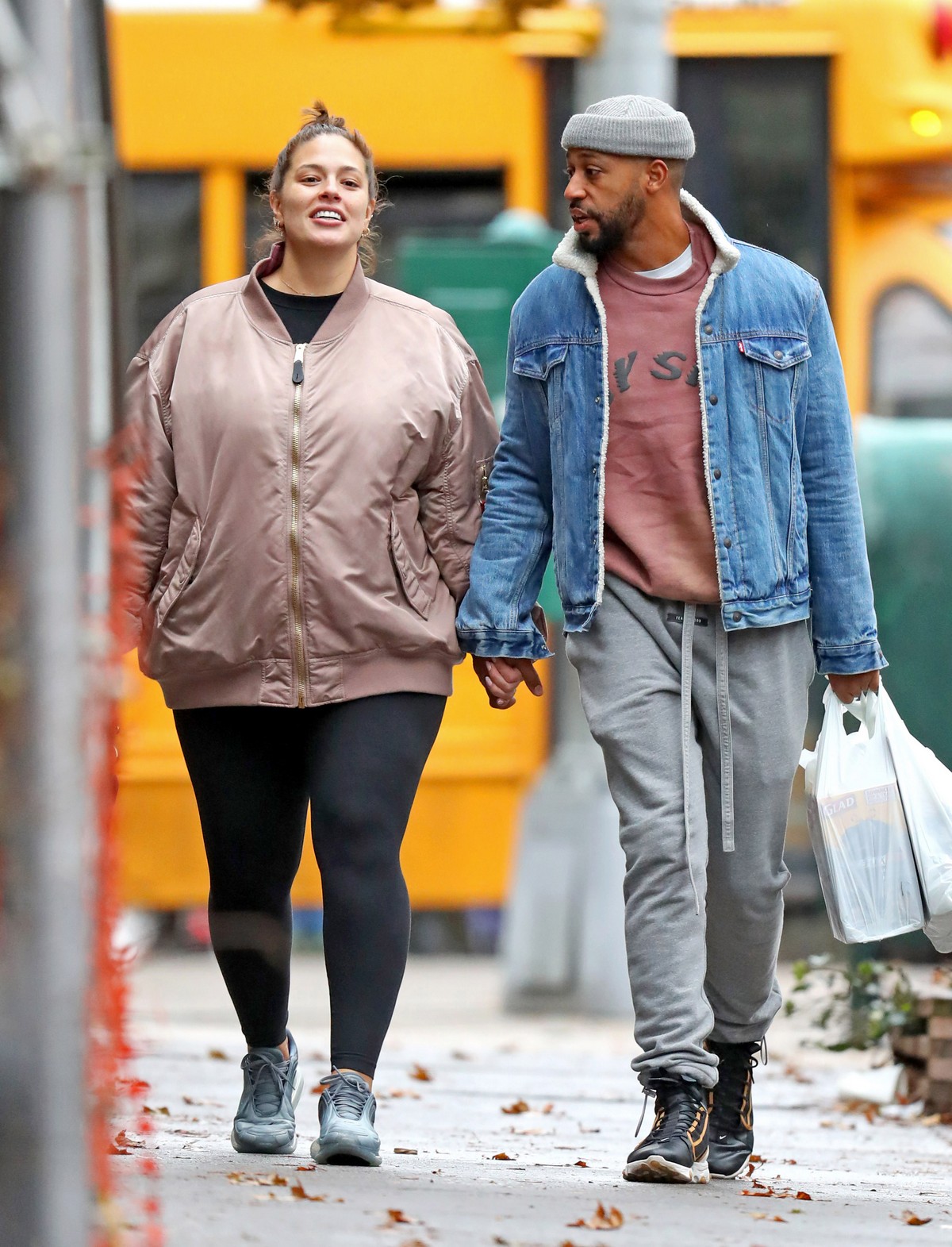 Pregnant Ashley Graham shows Her Baby Bump out with Her Husband Justin Ervin in New York City 2019/11/23