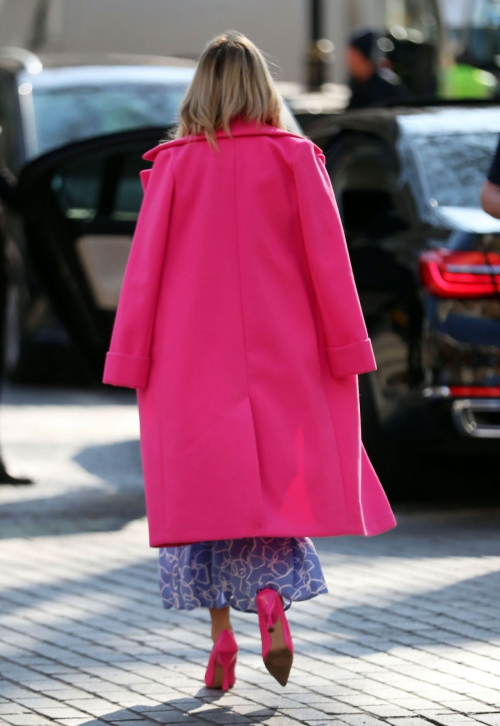 Ashley Roberts seen in pink lilac coat outside Global Radio in London 2020/04/01 1