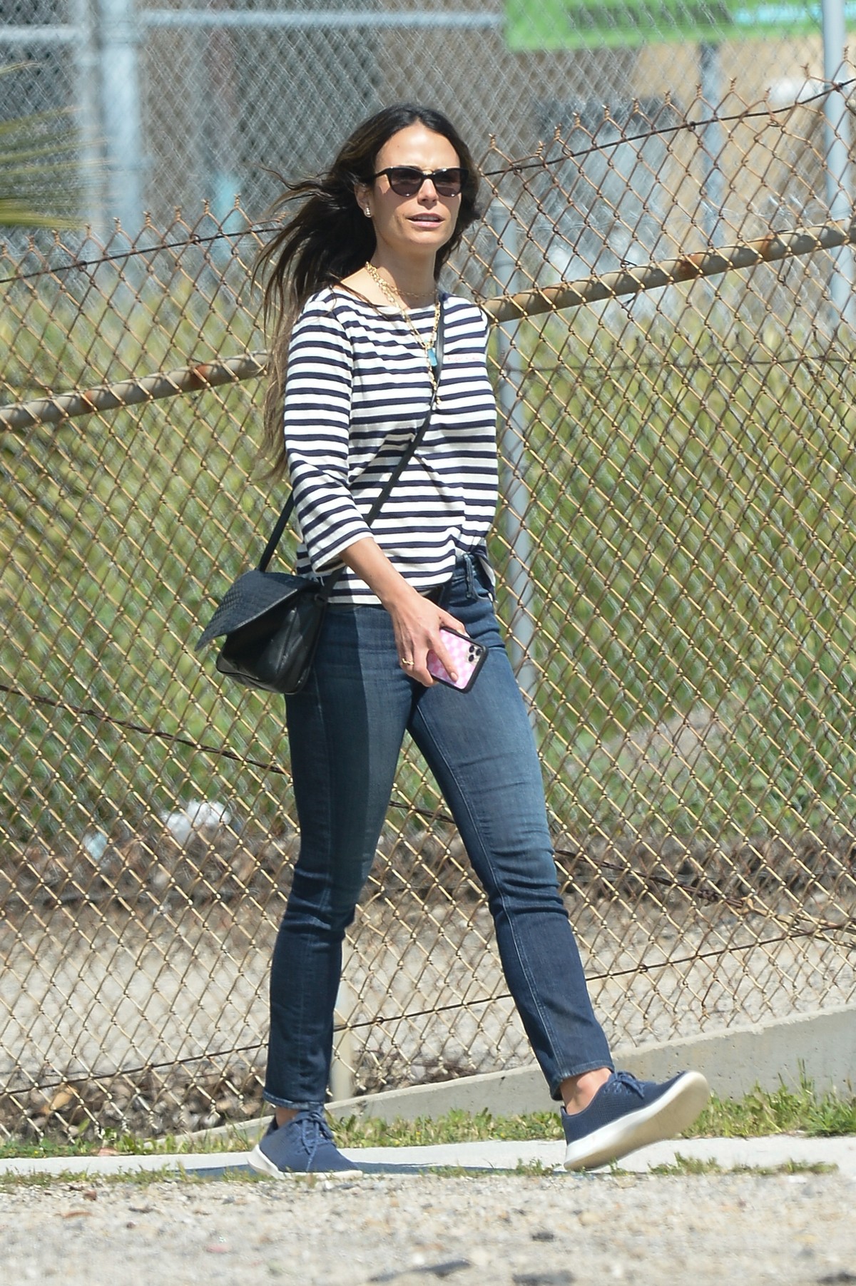 Jordana Brewster out and about in Los Angeles 2020/03/31