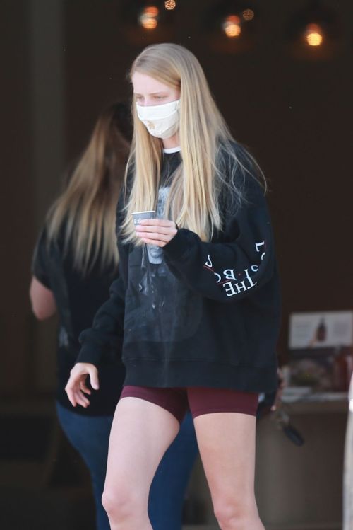 Abby Champion Wearing a Gucci Mask at Caffe Luxxe in Los Angeles 2020/06/10 7