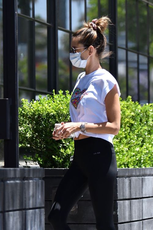 Alessandra Ambrosio Leaves a Gym in Brentwood 2020/06/15 3