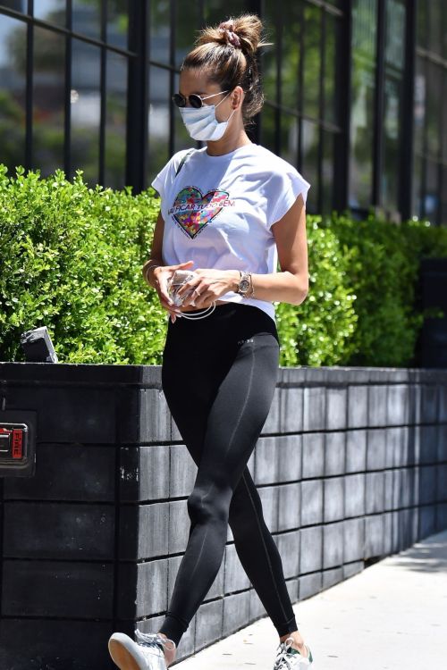 Alessandra Ambrosio Leaves a Gym in Brentwood 2020/06/15 4