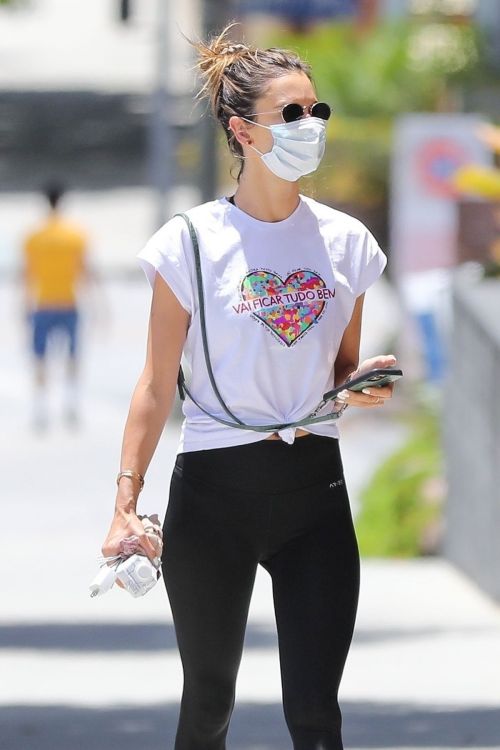 Alessandra Ambrosio Leaves a Gym in Brentwood 2020/06/15 8