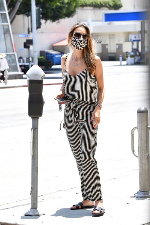 Alessandra Ambrosio Out for Lunch in Santa Monica 2020/06/19 1