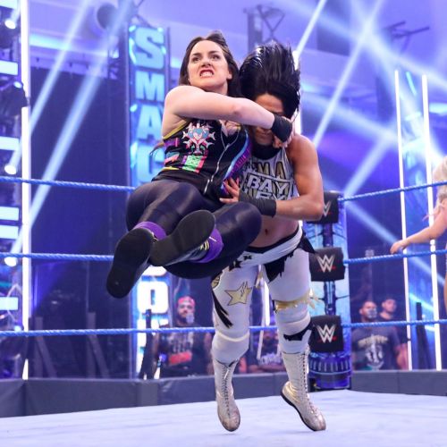 Alexa Bliss & Nikki Cross vs. Bayley & Sasha Banks - SmackDown 2020/06/05 9