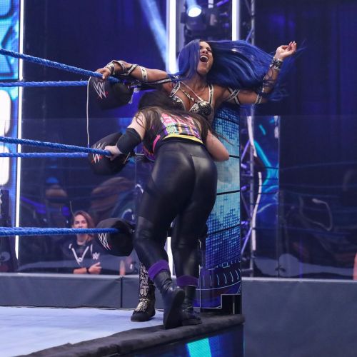 Alexa Bliss & Nikki Cross vs. Bayley & Sasha Banks - SmackDown 2020/06/05 8