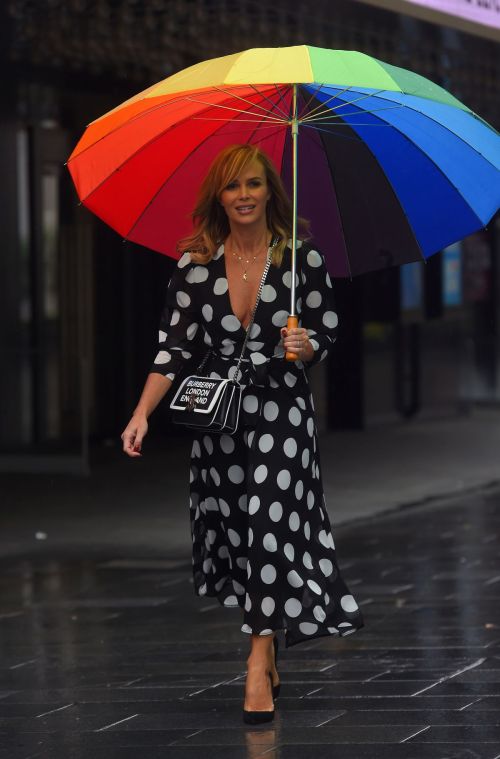 Amanda Holden Arrives on a Rainy Day at Global Radio in London 2020/06/11