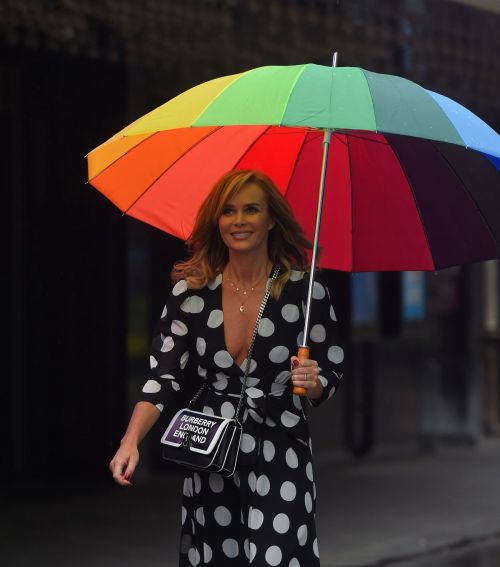 Amanda Holden Arrives on a Rainy Day at Global Radio in London 2020/06/11 9
