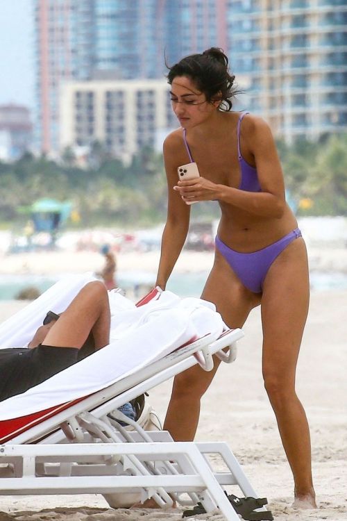 Ambra Gutierrez in bikini at a Beach in Miami 2020/06/11