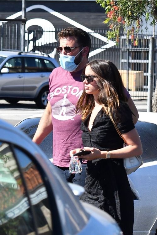 Ana de Armas and Ben Affleck Out Shopping in Los Angeles 2020/06/09 11