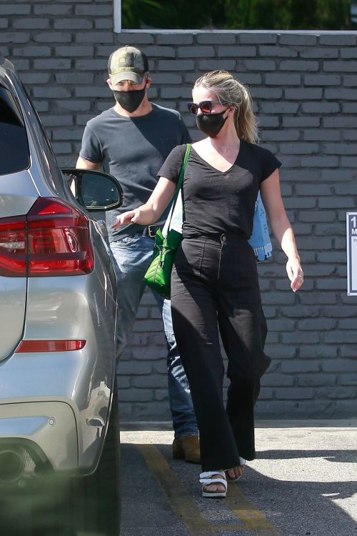 Annabelle Wallis Leaves a Pet Supply Store in Los Feliz 2020/06/18 5