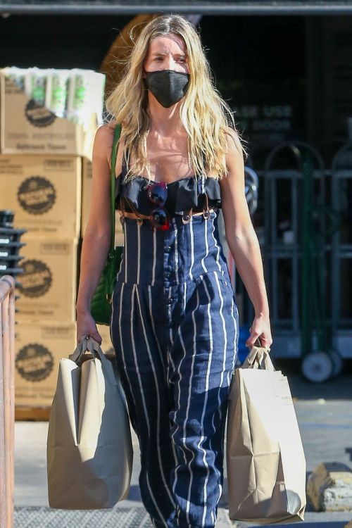 Annabelle Wallis Out Shopping in Los Feliz 2020/06/11
