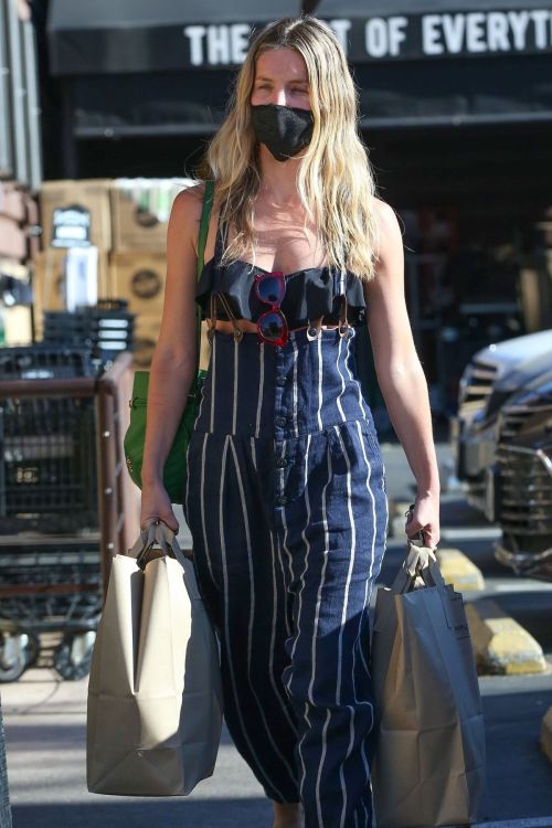 Annabelle Wallis Out Shopping in Los Feliz 2020/06/11