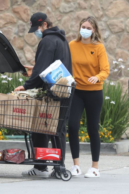 April Love Geary Out Shopping in Malibu 2020/06/18 5