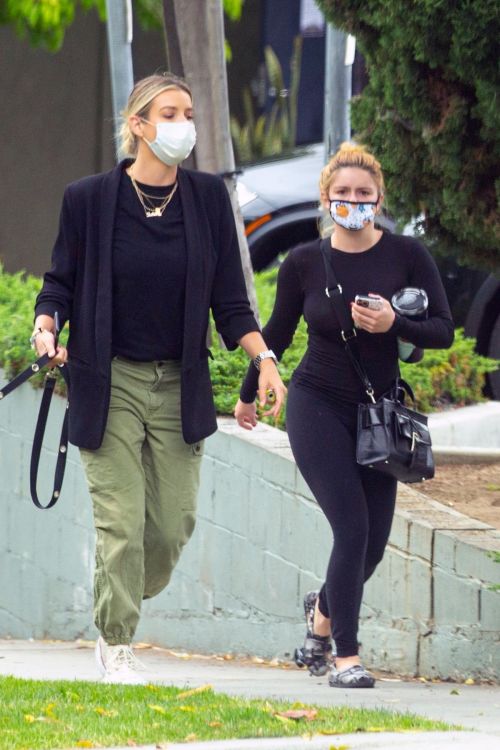 Ariel Winter Arrives at a Skin Care Clinic in West Hollywood 2020/06/05 4